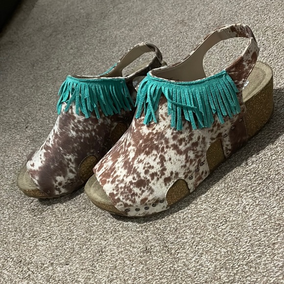 Crazy Train Shoes - CRAZYTRAIN Faux cowhide and tassel shoes